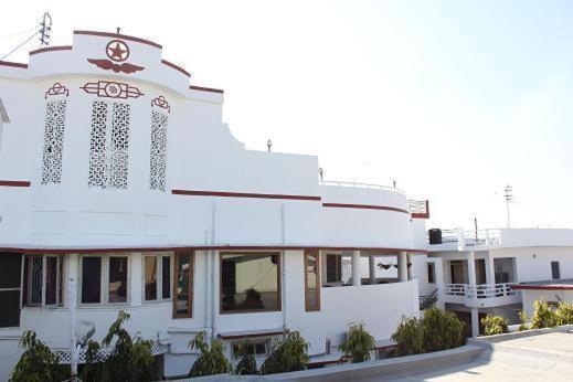 Lakshmi Guest House Dehradun Ngoại thất bức ảnh